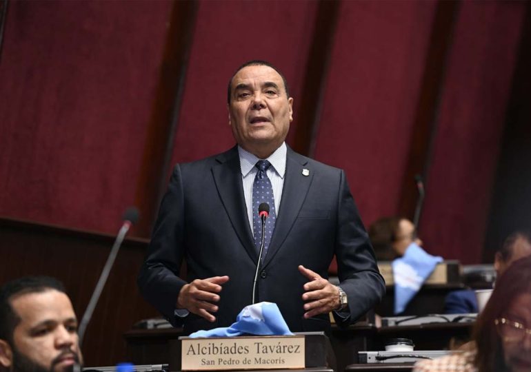 Video | Diputado Alcibíades Tavárez advierte sobre endeudamiento: “La emisión de bonos es un préstamo disfrazado”