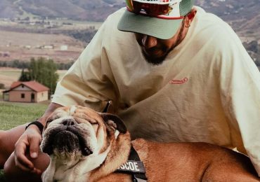 El adiós más difícil de Hamilton, despide a su perro Roscoe