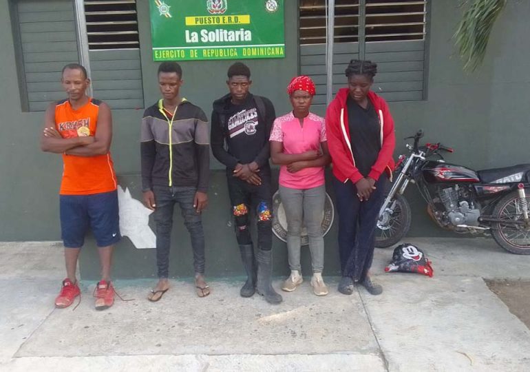 Video | En operativos en la Línea Noroeste Ejército detiene 46 haitianos indocumentados