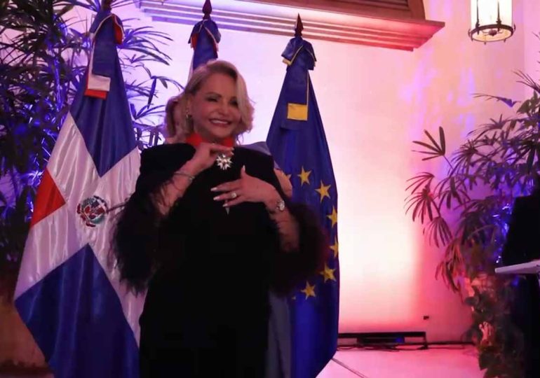 Video | Francia condecora a la embajadora Rosa Hernández de Grullón