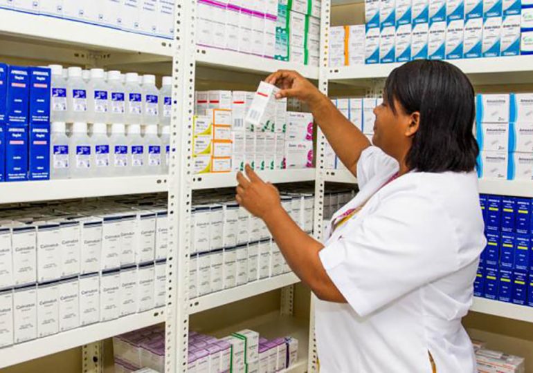 Gobierno afirma triplicó de 2,500 a 7,400 pacientes de medicamentos de alto costo desde 2020