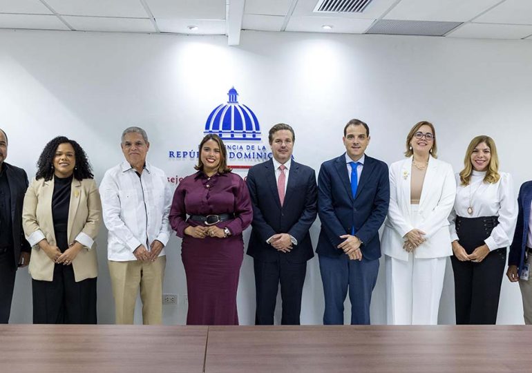 Gobierno presenta a directores de medios avances de Meta RD 2036 y el concurso República de Ideas