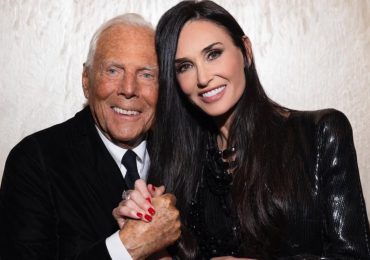 Demi Moore lamenta la partida de Giorgio Armani y expresa su gratitud por el legado del diseñador