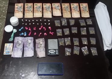 Policía ocupa drogas, armas ilegales y detienen cuatreros en operativos en Monte Plata