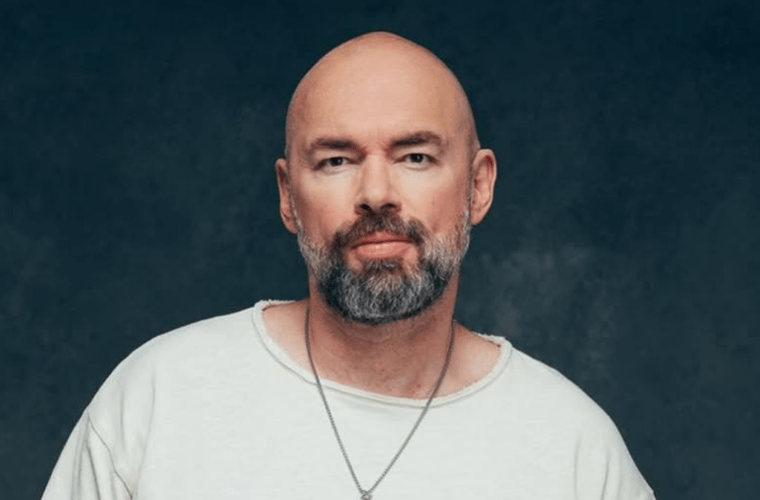 Concierto de Santiago Cruz en SD es reprogramado por ajustes internacionales de gira