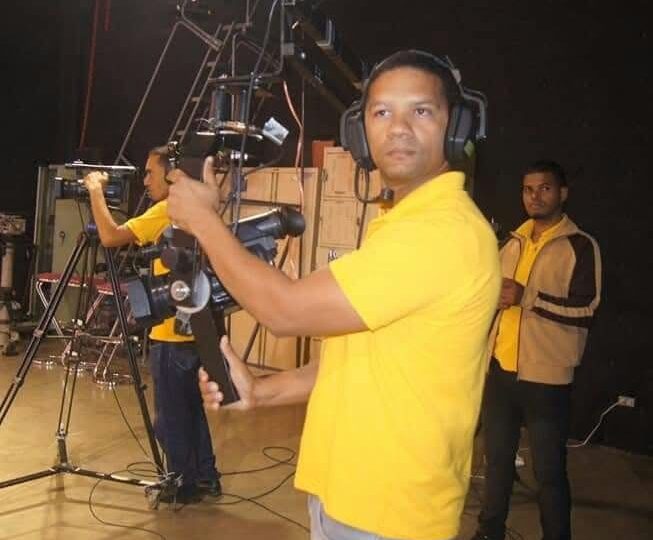 Fallece chofer de Telenoticias en accidente de tránsito en Santo Domingo Este