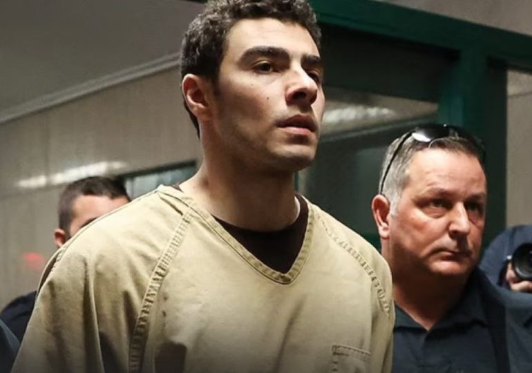 Juez desestima cargos de terrorismo contra acusado de asesinar al CEO de UnitedHealthcare