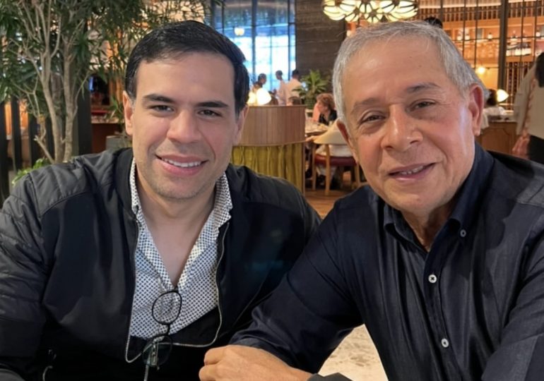 Roberto Ángel celebra cumpleaños entre felicitaciones de su padre y colegas del arte