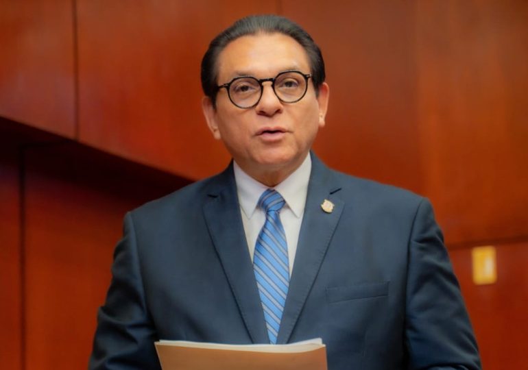 Senador resalta inversión en infraestructura en Santiago