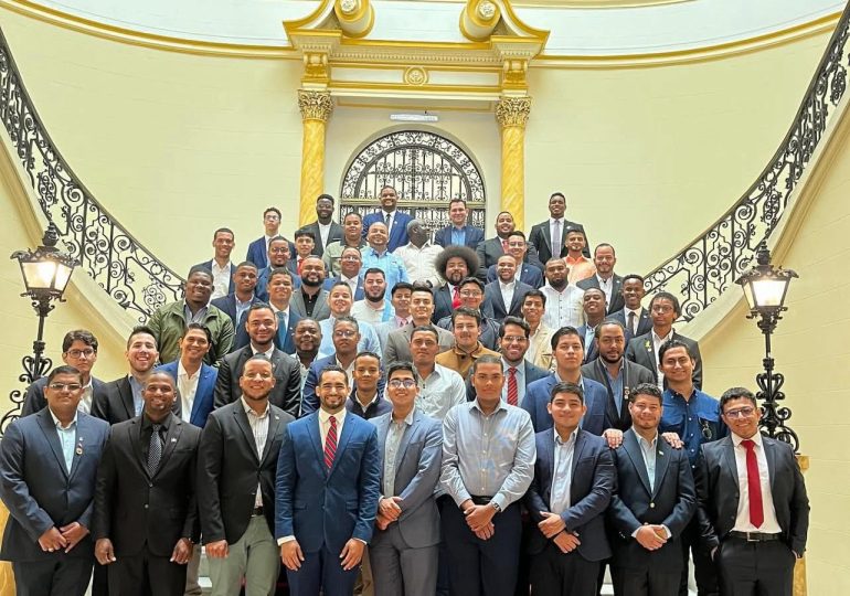 Lenin Campos proyecta el liderazgo joven dominicano en la Cumbre Internacional de la Juventud 2025 en Lima