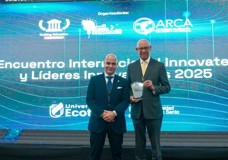 José Ramón Holguín, rector del ITSC, reconocido entre los 100 Líderes Innovadores de América Latina