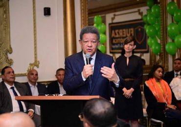 Video | Leonel Fernández resalta en New Jersey aportes de la diáspora al desarrollo de RD