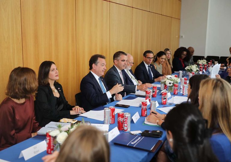Video | Ministro Ito Bisonó representa al presidente Abinader en importante encuentro con líderes globales en Nueva York