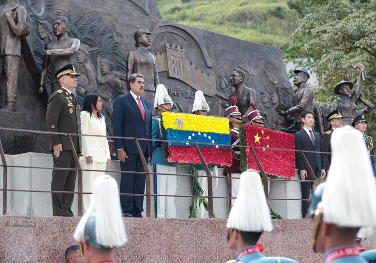 Maduro define a China como la "primera potencia militar del planeta"