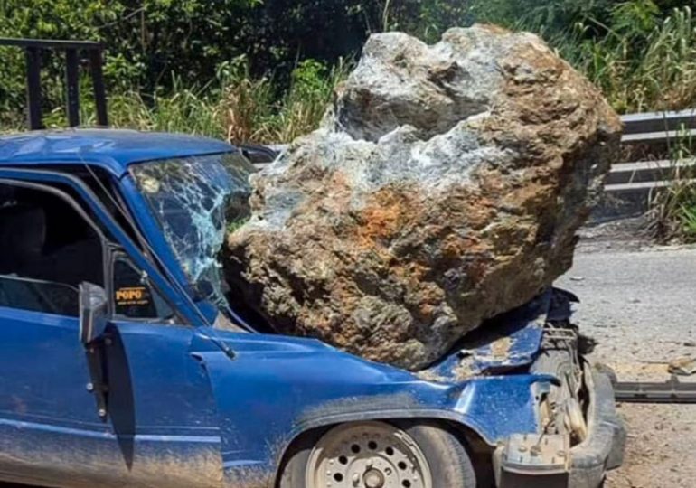 Milagro en carretera La Vega-Jarabacoa: roca impacta vehículo