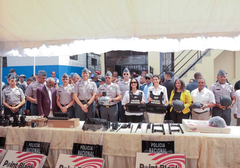 Policía Nacional, Philip Morris Dominicana y el IDDI, fortalecen la seguridad y la convivencia en Capotillo con entrega de equipos