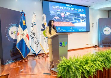 Procuradora General dicta conferencia en Aduanas sobre tipos penales de corrupción en el nuevo Código Penal y la Ley de Compras y Contrataciones