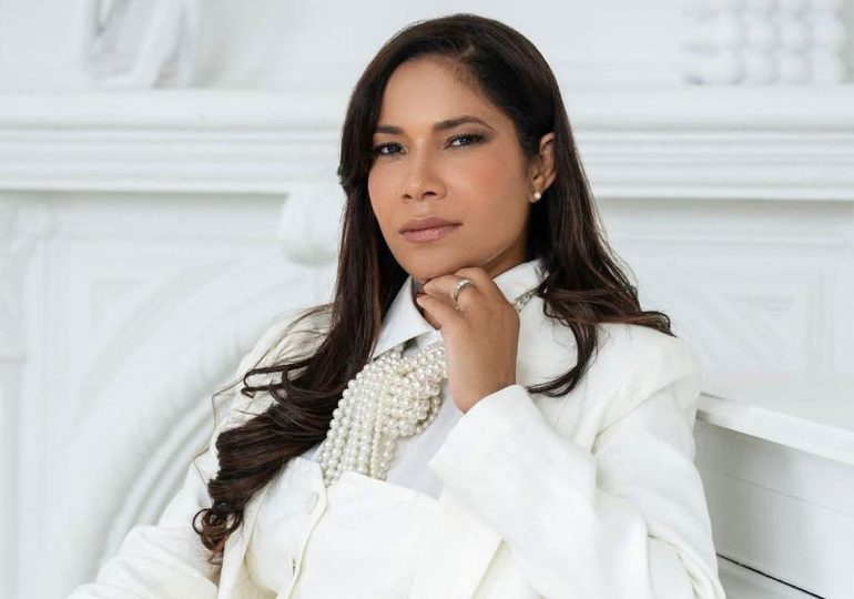 Revista Forbes México reconoce trabajo social de azuana radicada en EE.UU.