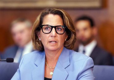 Trump pide el despido de una alta ejecutiva de Microsoft que trabajó para Biden y Obama