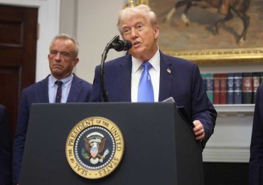 Trump pide limitar uso de paracetamol en embarazo por posible riesgo de autismo