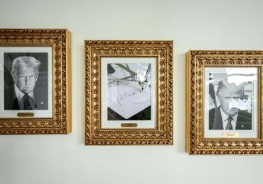 Trump sustituye foto de Biden por una firma hecha con 'autopen' en galería presidencial