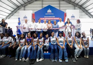Video | Vicepresidenta Raquel Peña y ministro Kelvin Cruz inauguran polideportivo en el Ensanche Ozama