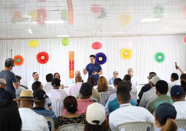 Wellington Arnaud escucha comunitarios de los municipios de Nagua y Sánchez, provincias María Trinidad Sánchez y Samaná, respectivamente