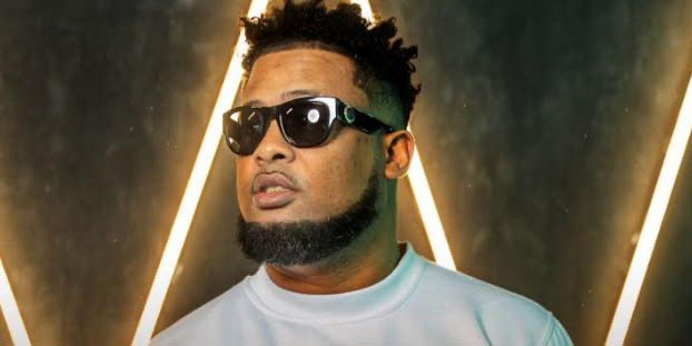 Lápiz Conciente reflexiona sobre la "falsedad" de las redes sociales y la desinformación