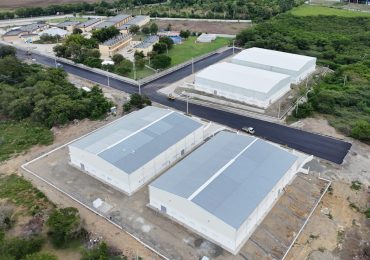 Director de Proindustria supervisa avances de trabajos de remozamiento en la Zona Franca de San Juan