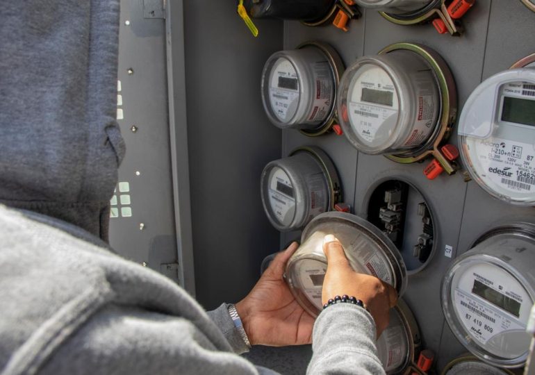 Envían a prisión hombre acusado de robar 27 medidores de Edesur en San Cristóbal