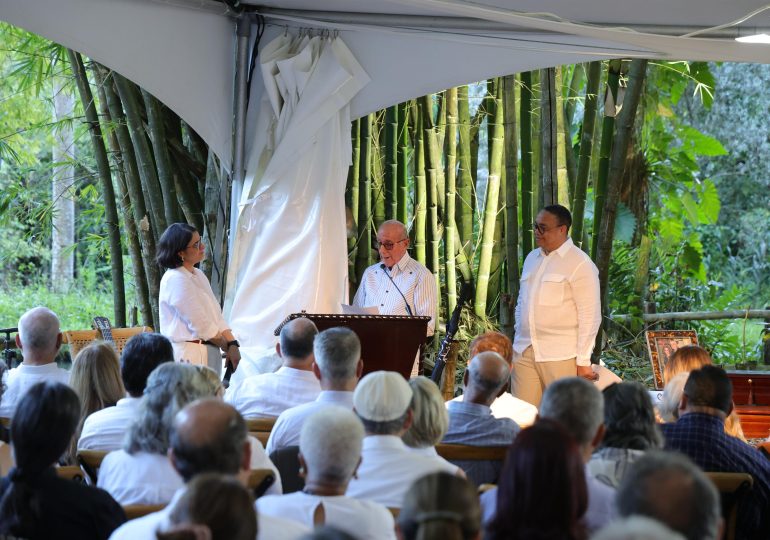 Familiares y amigos rinden emotivo homenaje a tony isa conde en el jardín botánico nacional