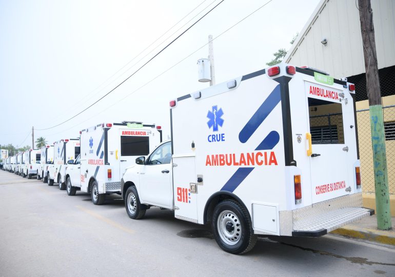 DAEH despliega 13 ambulancias con apertura del 911 en Pedernales