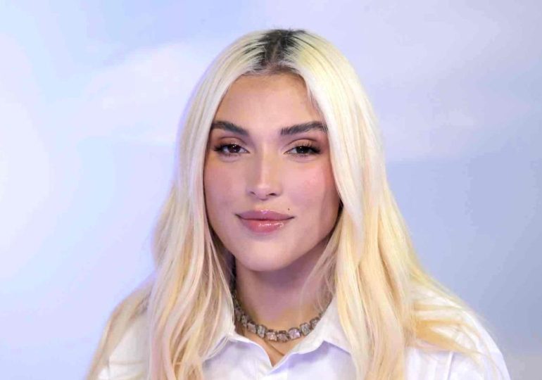 Elena Rose anuncia su primer álbum como solista, Bendito Verano