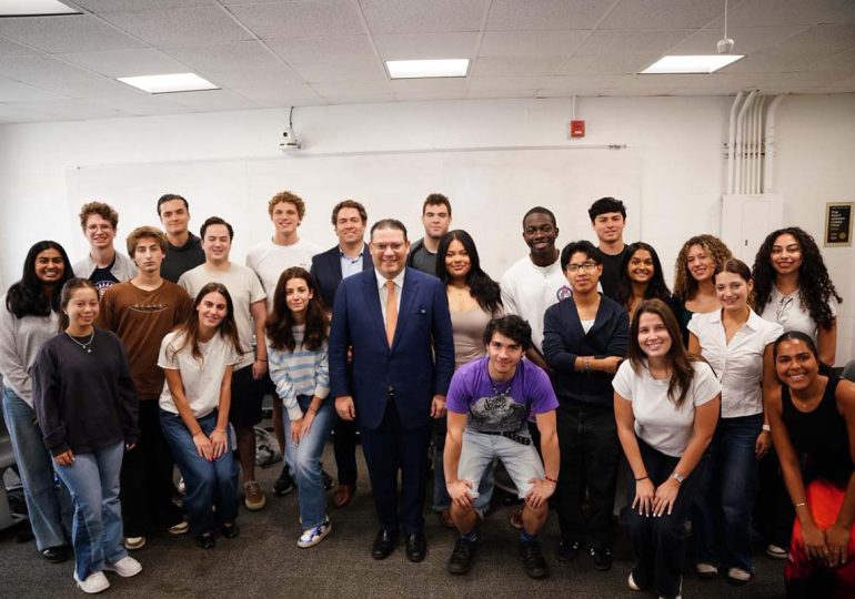 Yayo Sanz Lovatón presenta la transformación logística de RD en la Universidad George Washington