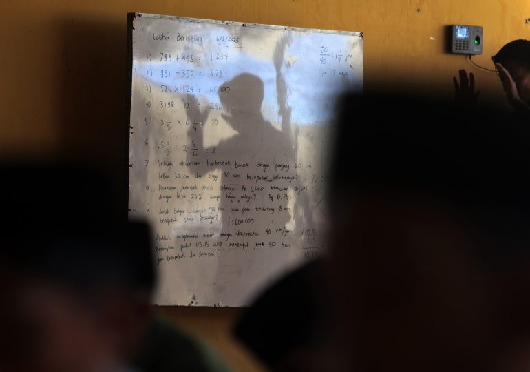Un profesor es acusado de abusar sexualmente de 23 niños en una escuela de Indonesia