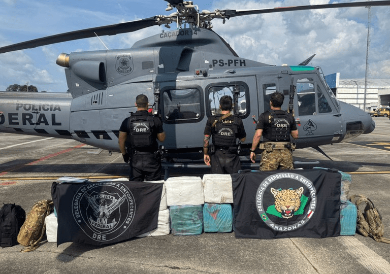 Cazas brasileños interceptan aeronave venezolana con 380 kilos de droga en la Amazonia