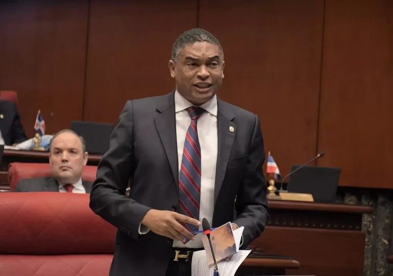 Yván Lorenzo cuestiona acciones del Gobierno contra casos de corrupción