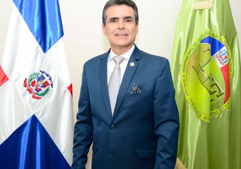 49 instituciones respaldan la continuidad del magistrado Pedro Yermenos Forastieri en el TSE