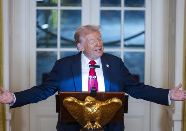 Trump anuncia que se reunirá con Putin en Budapest para negociar fin de guerra en Ucrania