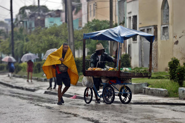 Inundaciones y deslaves en el oriente de Cuba por el paso del potente huracán Melissa