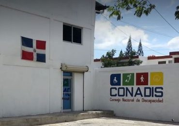CONADIS instruye a comunicadores sobre cómo referirse a personas con discapacidad