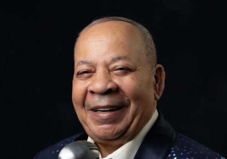 Camboy Estévez llenará de romance el Lungomare este viernes