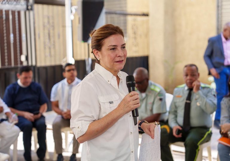 Carolina Mejía escucha a los residentes de Gazcue con el programa La Alcaldía Llega a Ti