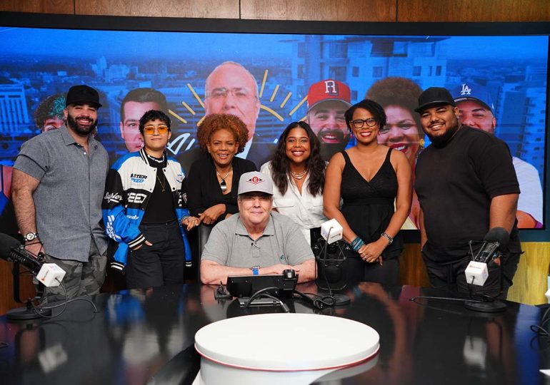 Charlie Mariotti celebra cinco años de transmisión de su programa de radio