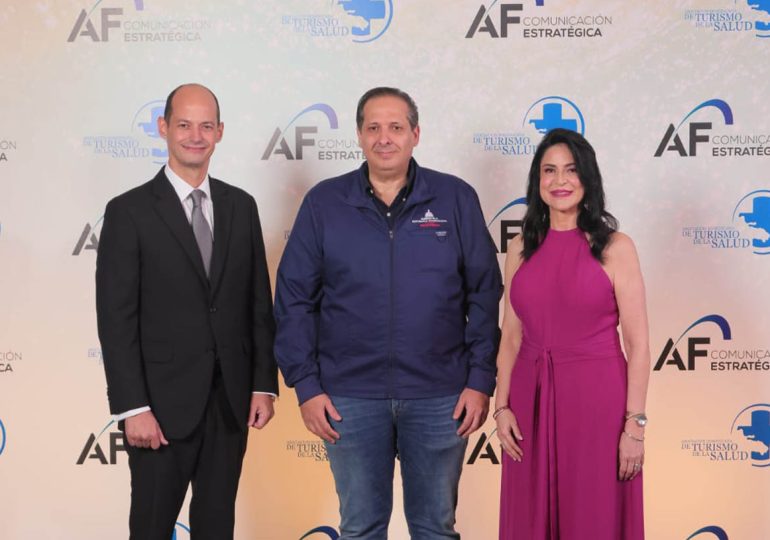 Autoridades y líderes del sector dan apertura al cóctel inaugural del 7mo. Congreso Internacional de Turismo de Salud