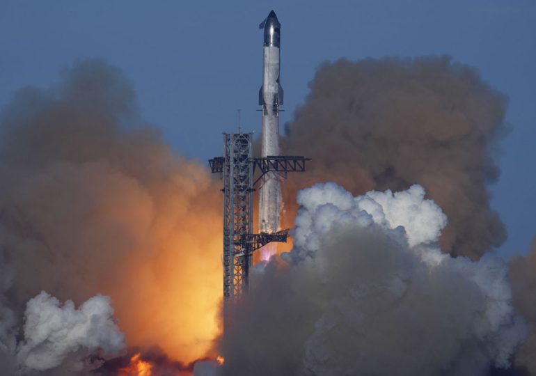 Despega el megacohete Starship de SpaceX en un vuelo de prueba