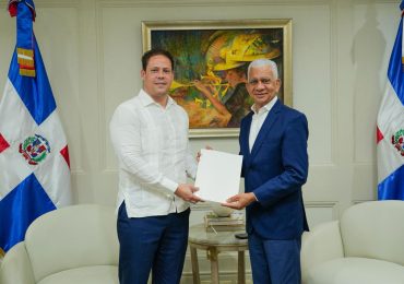 El Poder Ejecutivo, vía el Ministro del MIVED, deposita en el Senado anteproyecto de modificación de la Ley 160-21