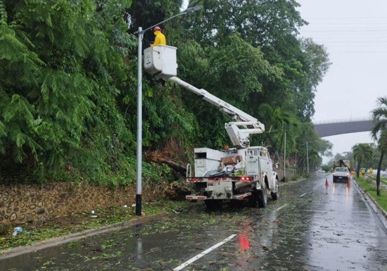 Edeeste brinda atención rápida a reportes de avería por efectos de tormenta Melissa; mantiene abastecimiento por encima del 96%