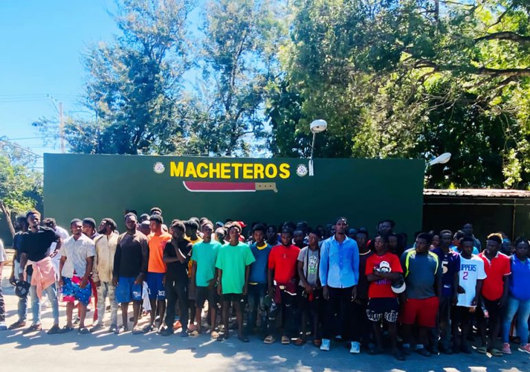 Video | Ejército detiene a 93 nacionales haitianos en operativos simultáneos en Valverde y Santiago Rodríguez