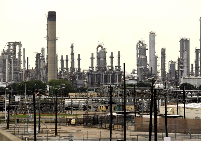 El petróleo de Texas se dispara un 5,62 % tras las sanciones de EEUU a petroleras rusas